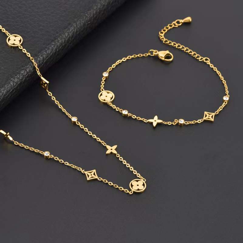 Sahra Necklace and Bracelet Set
