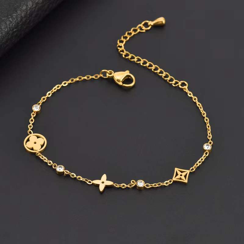 Sahra Necklace and Bracelet Set