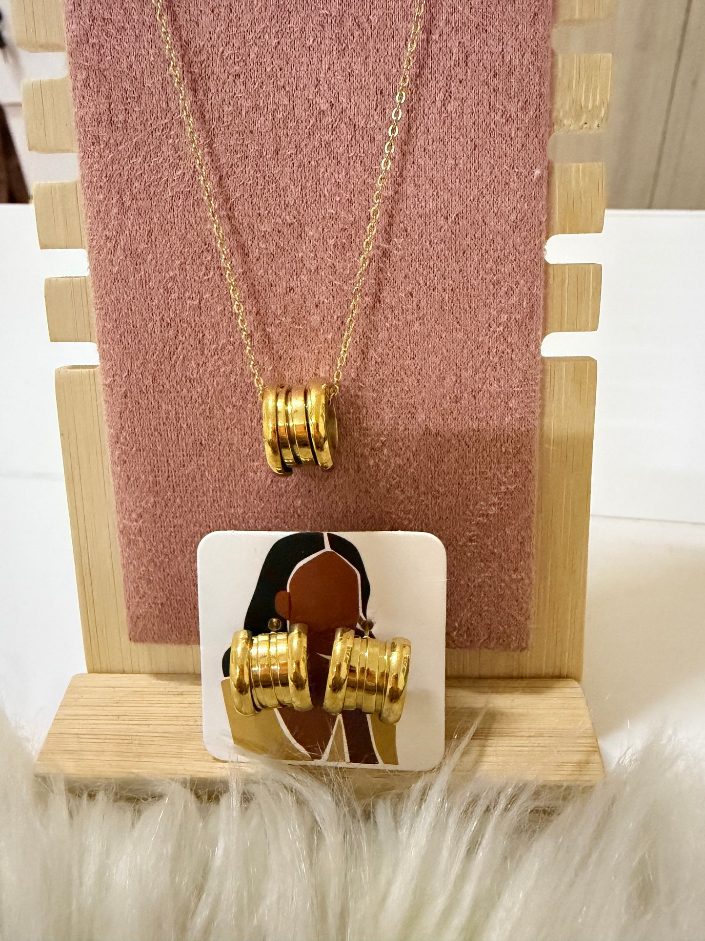 B zero Necklace and Earrings Set