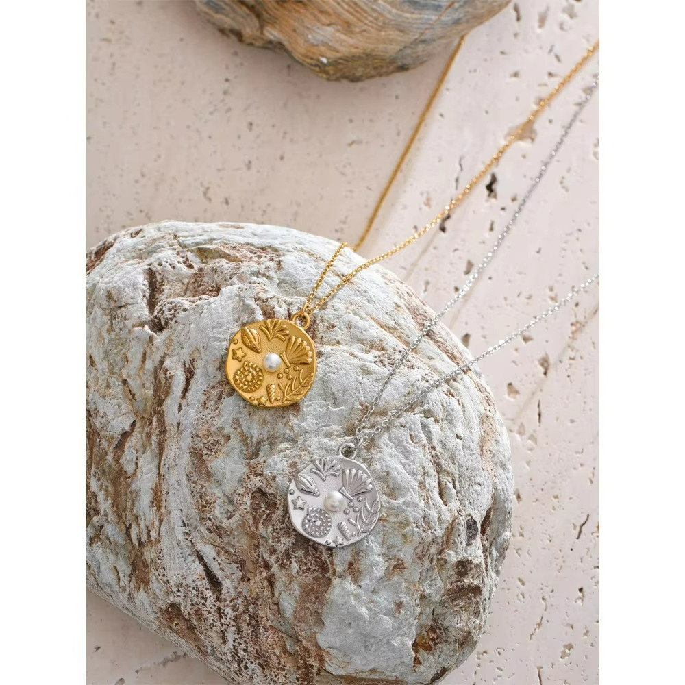 Ocean Style Round Pendant Necklace