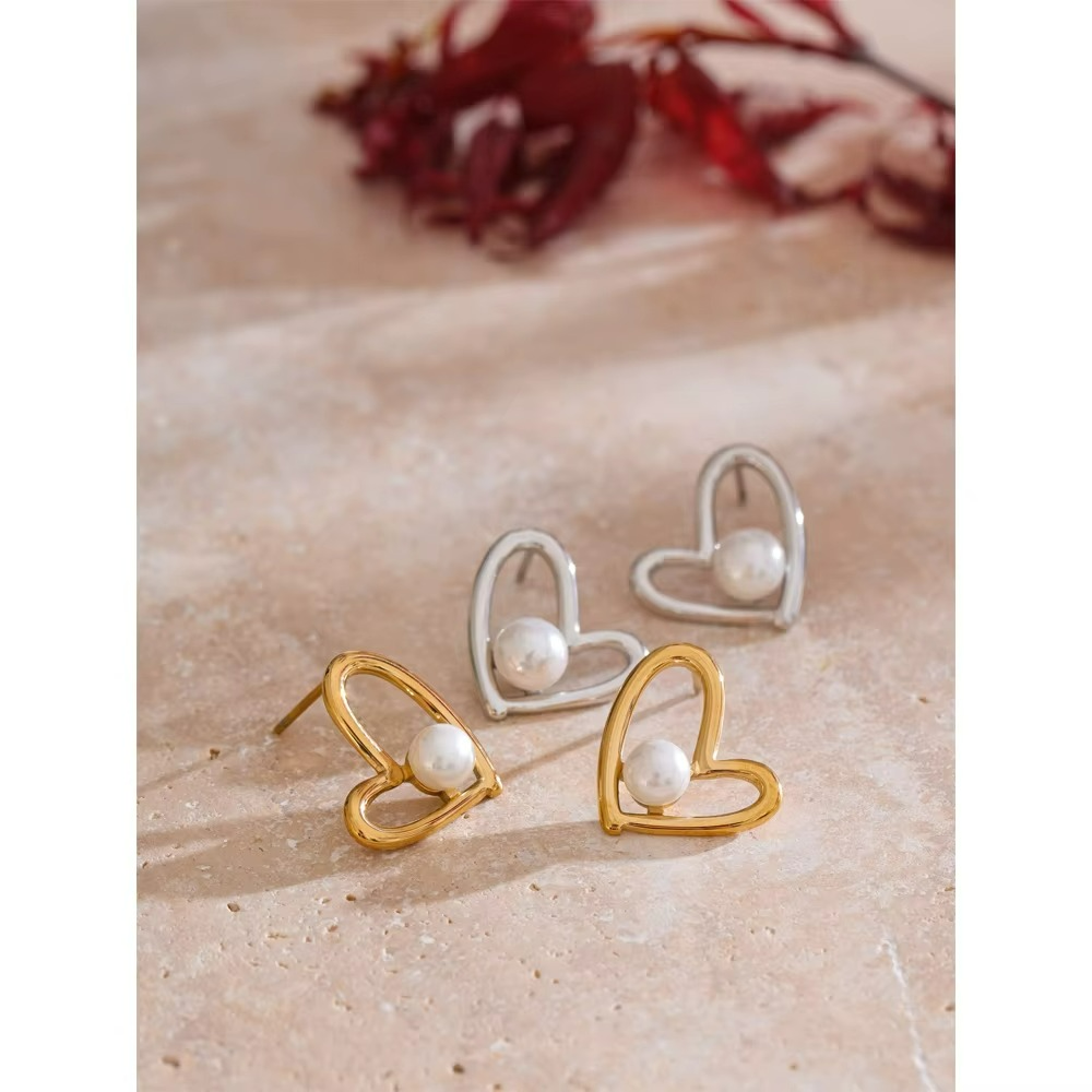 Luna Hollow Heart Pearl Stud Earrings