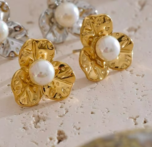 Pearl Flower Stud Earrings