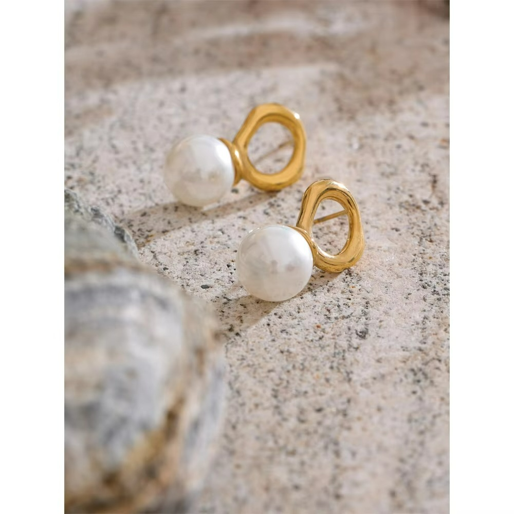 Elegance Pearl Stud Earrings