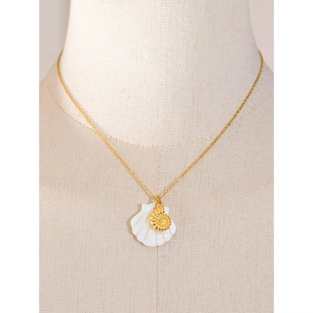 Shell & Crab Pendant Necklace