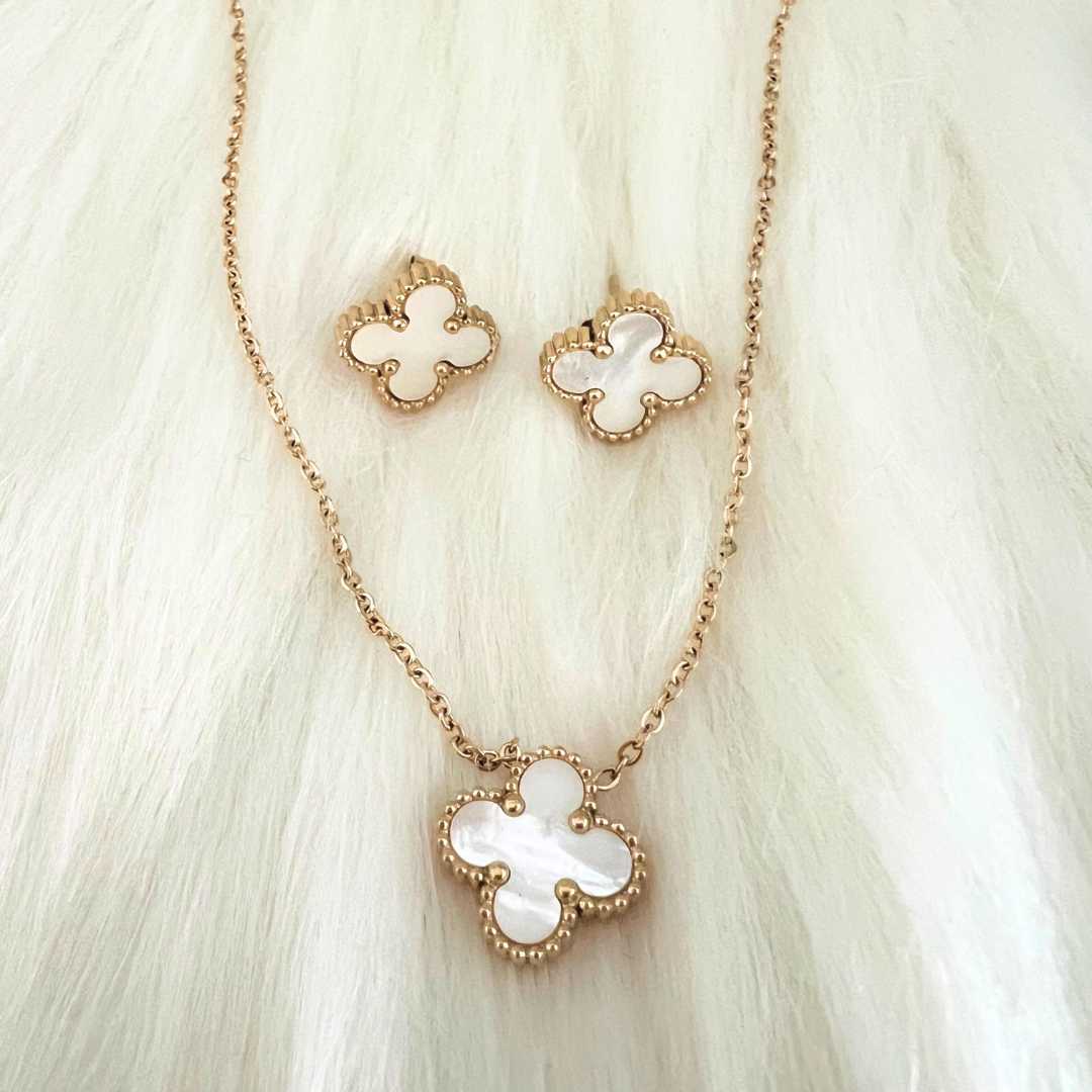 Clover necklace deals