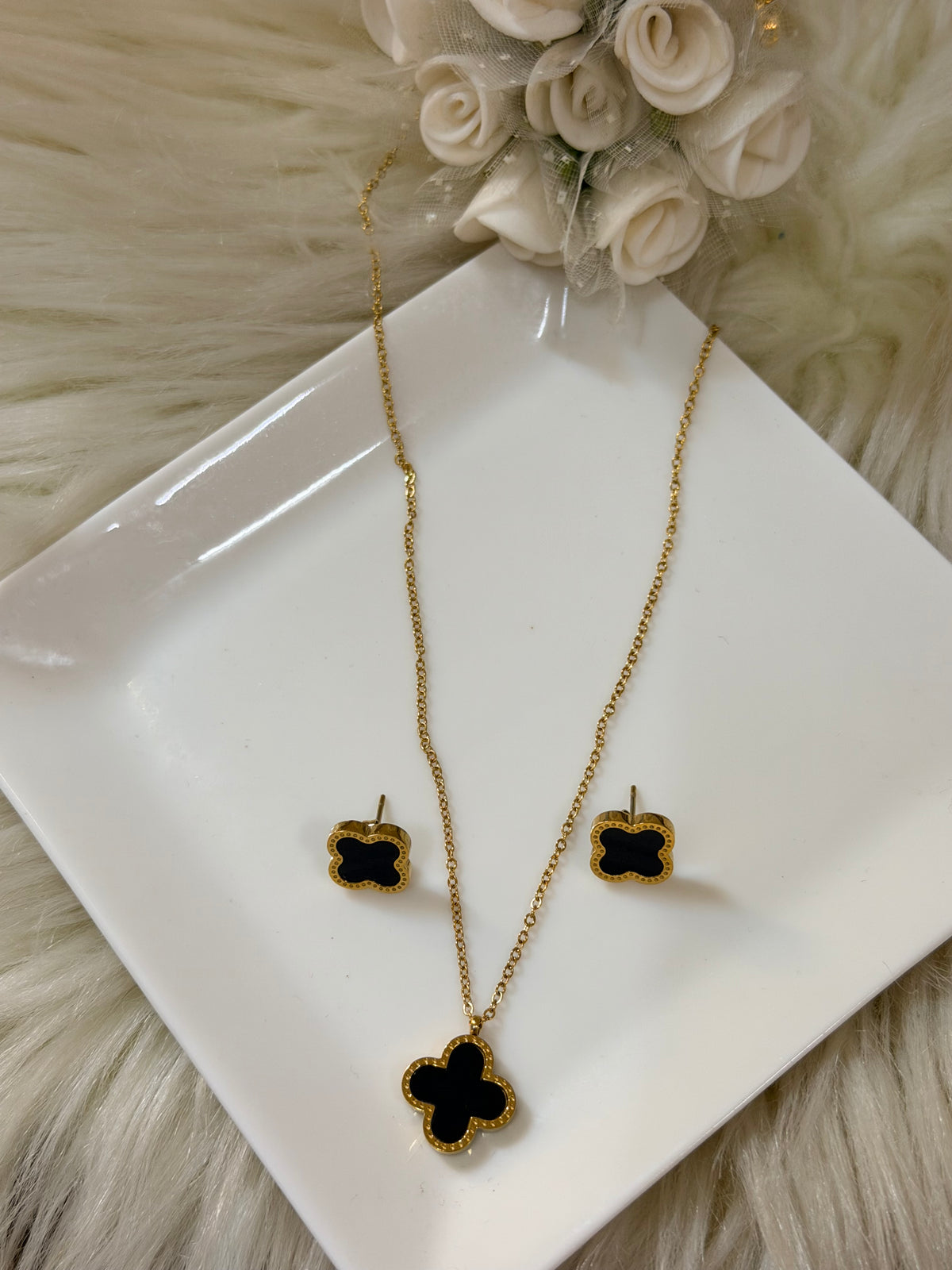 Four Leaf Clover Necklace and Earrings Set Black