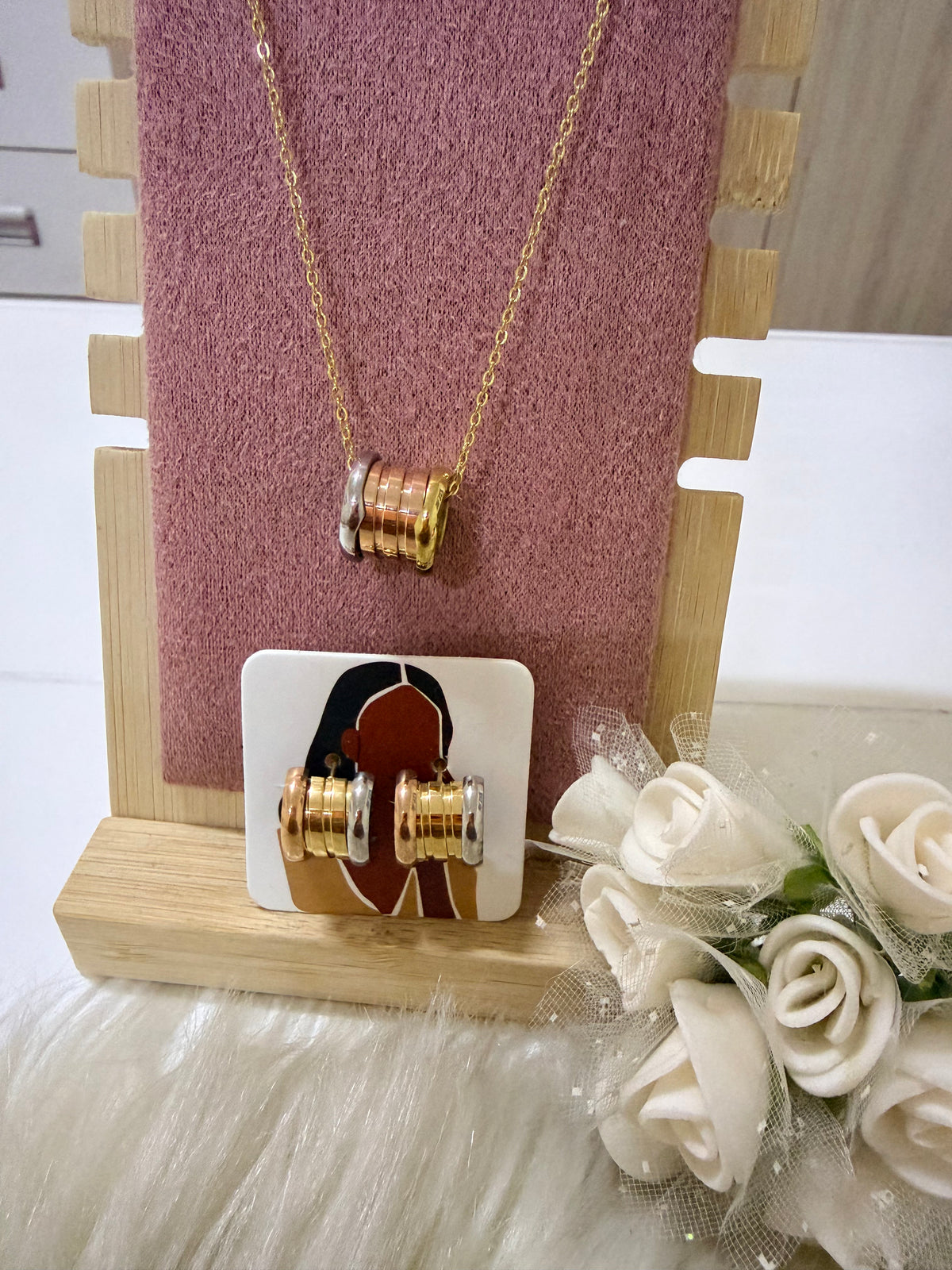 Tricolor B zero Necklace and Earrings Set