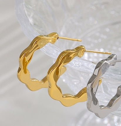 Curvy Hoop Earrings
