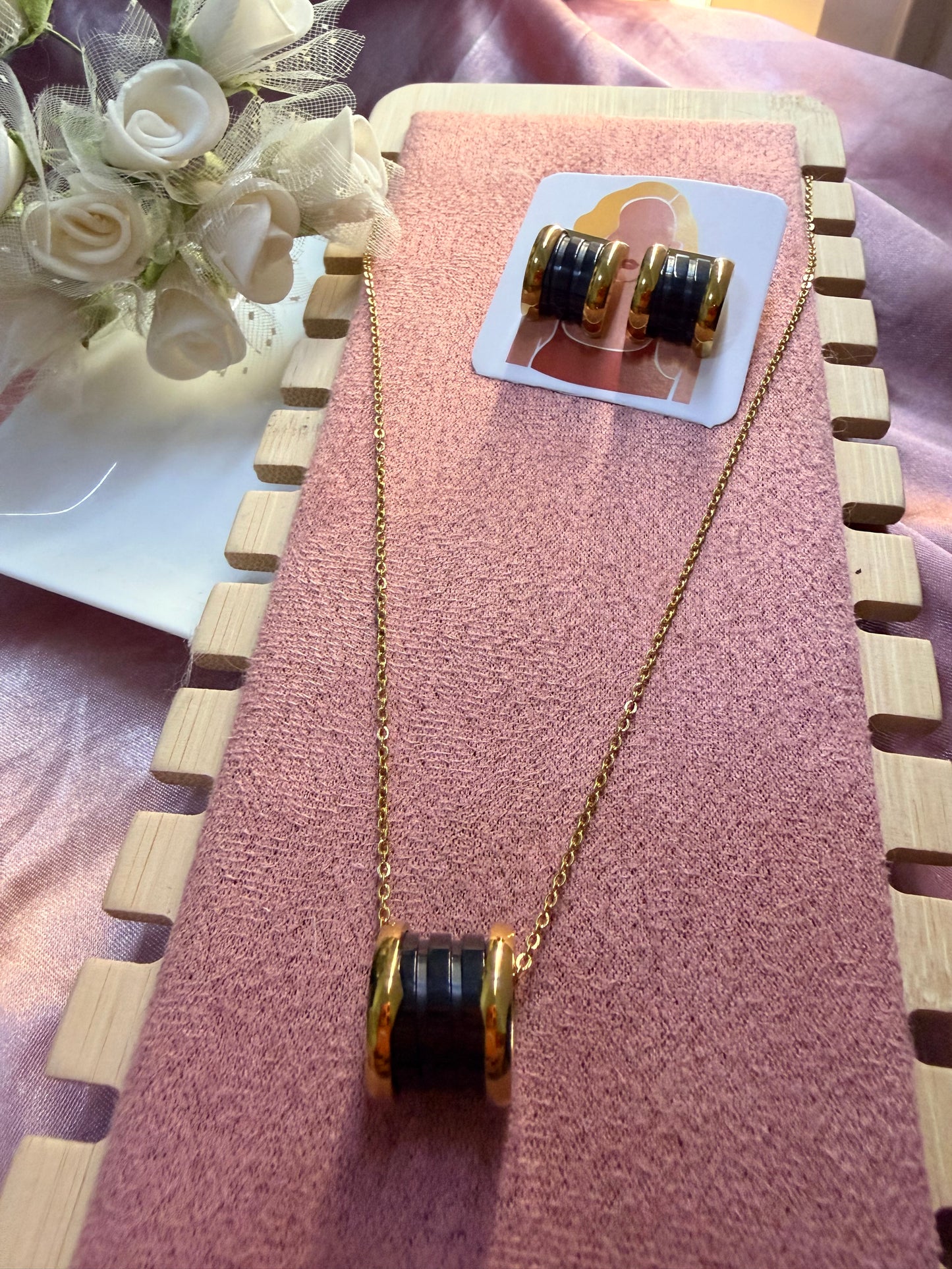 Black & Gold B zero Necklace and Earrings Set