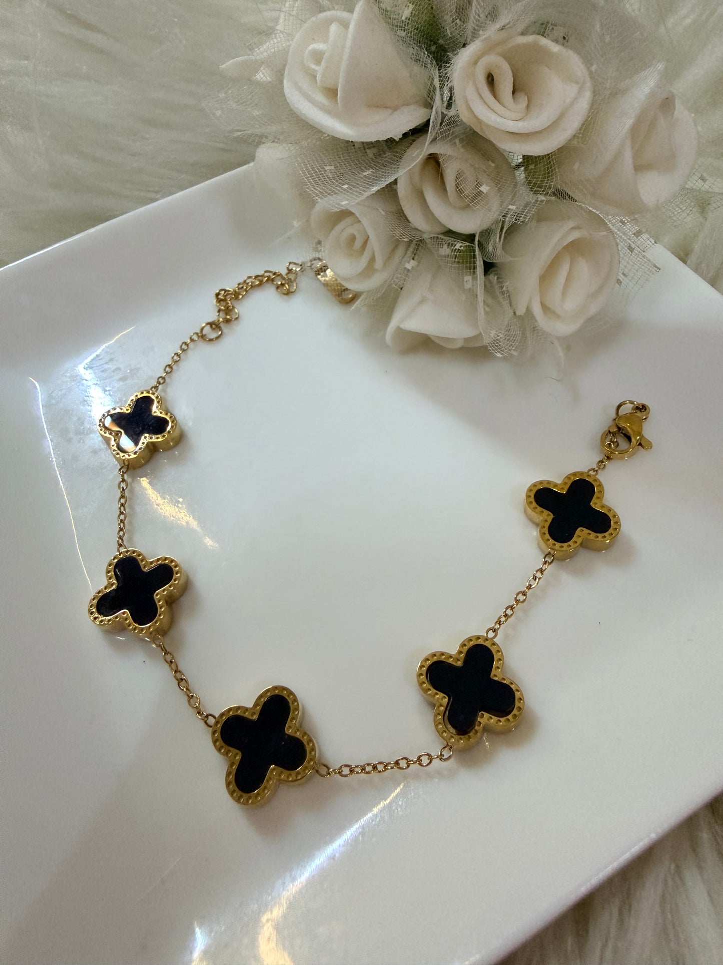 Four Leaf Clover Bracelet Black