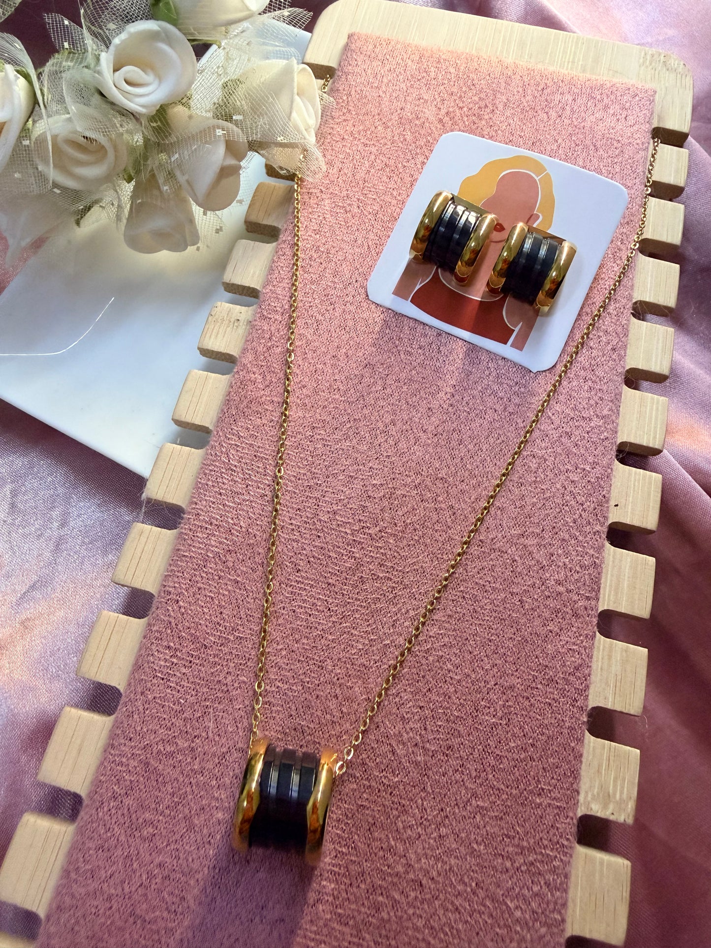 Black & Gold B zero Necklace and Earrings Set