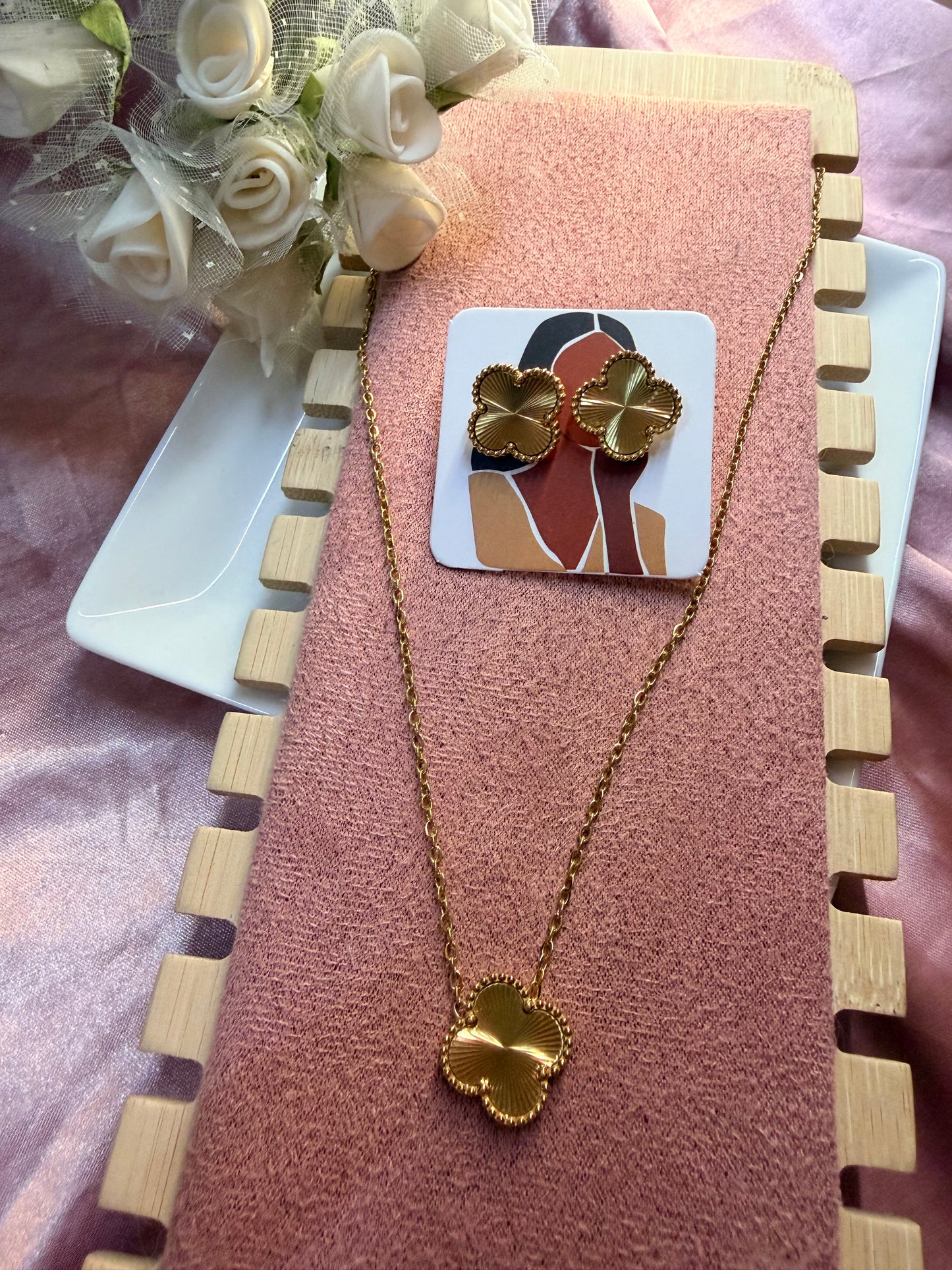 Four Leaf Clover  Necklace and Earrings Set