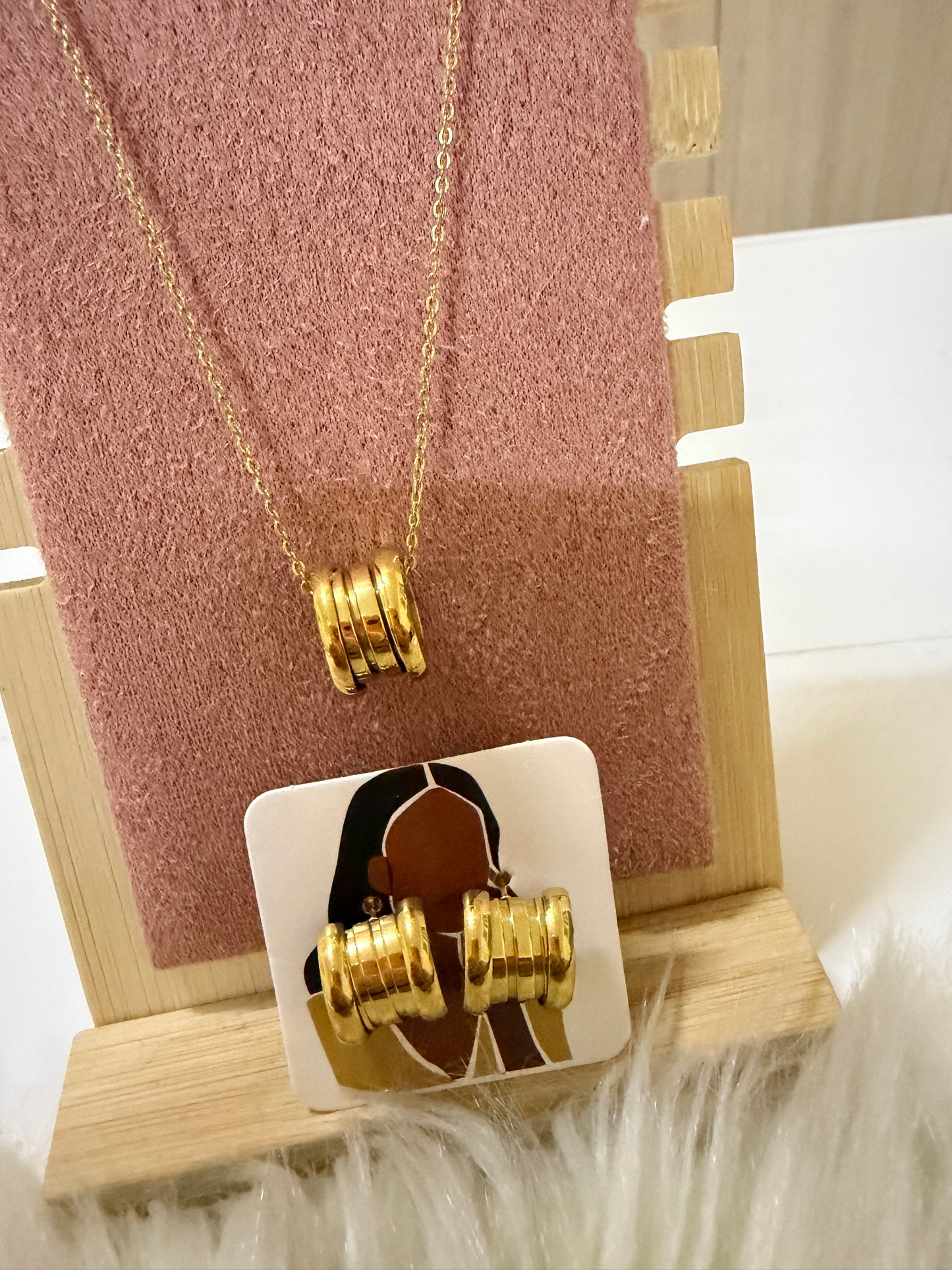 B zero Necklace and Earrings Set