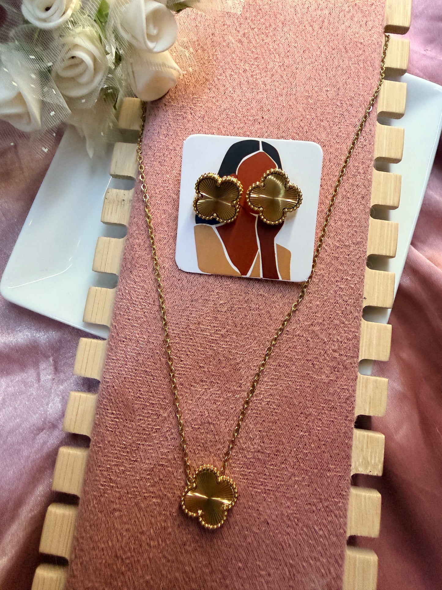 Four Leaf Clover  Necklace and Earrings Set