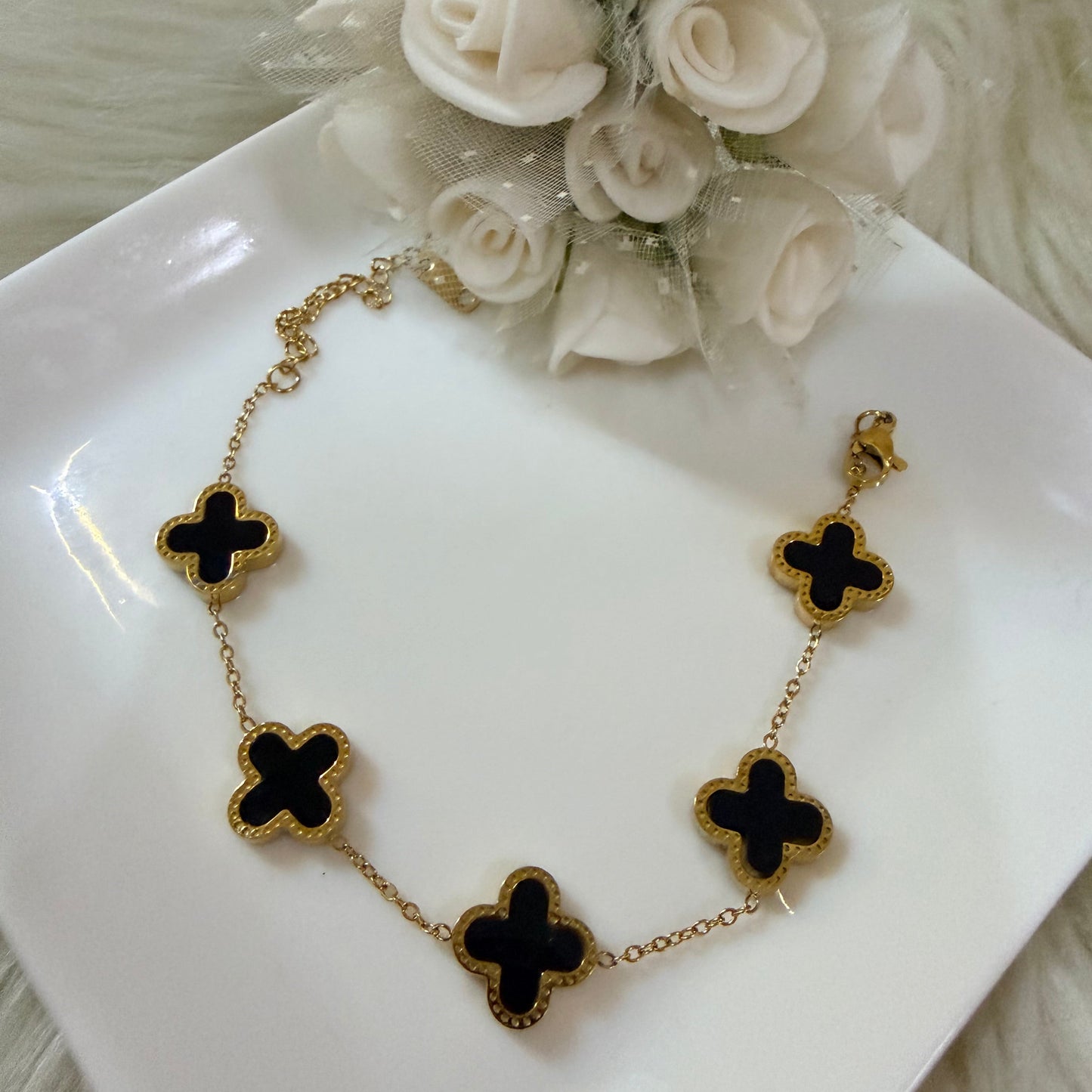 Four Leaf Clover Bracelet Black
