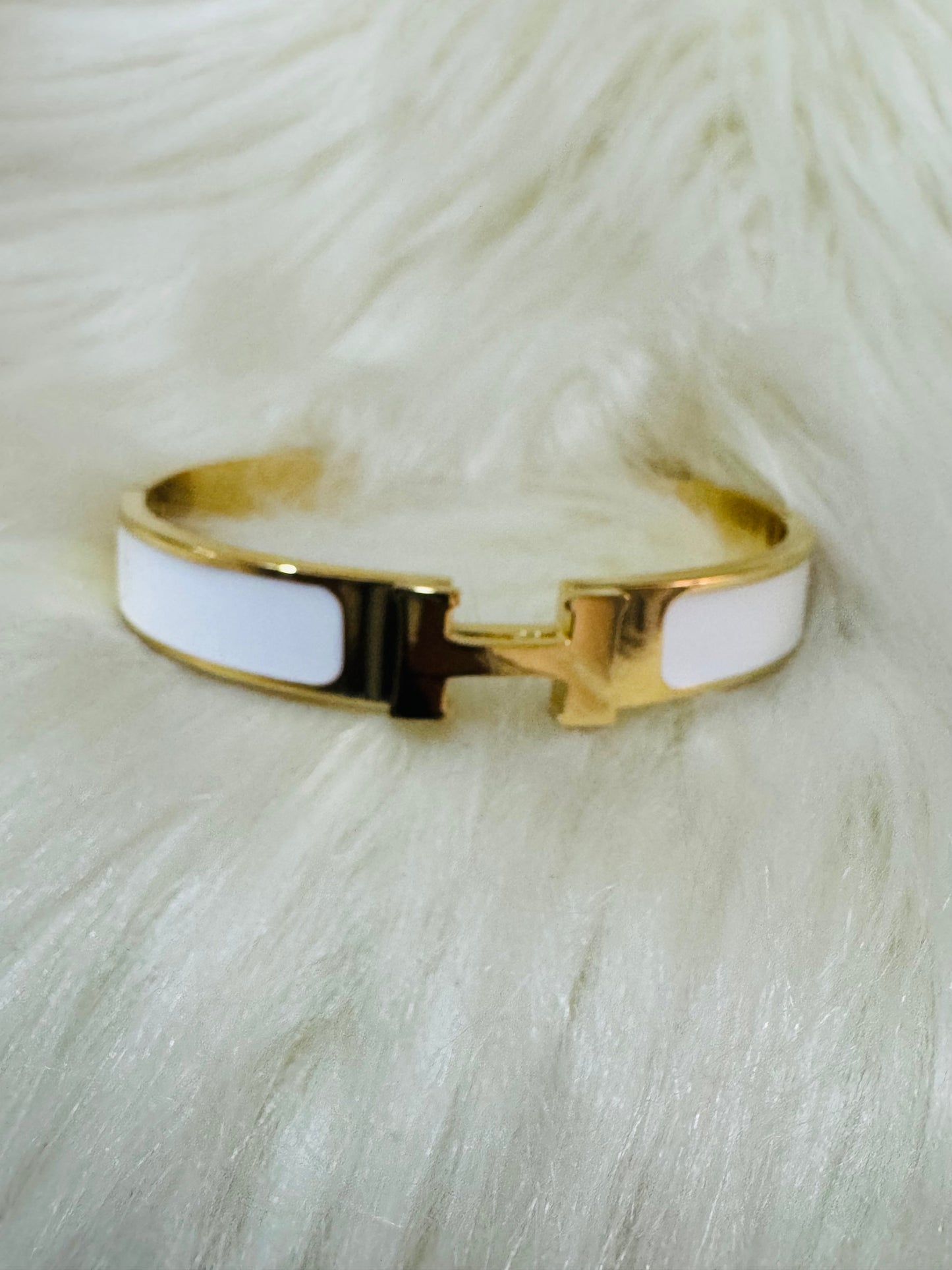 H Bangle White