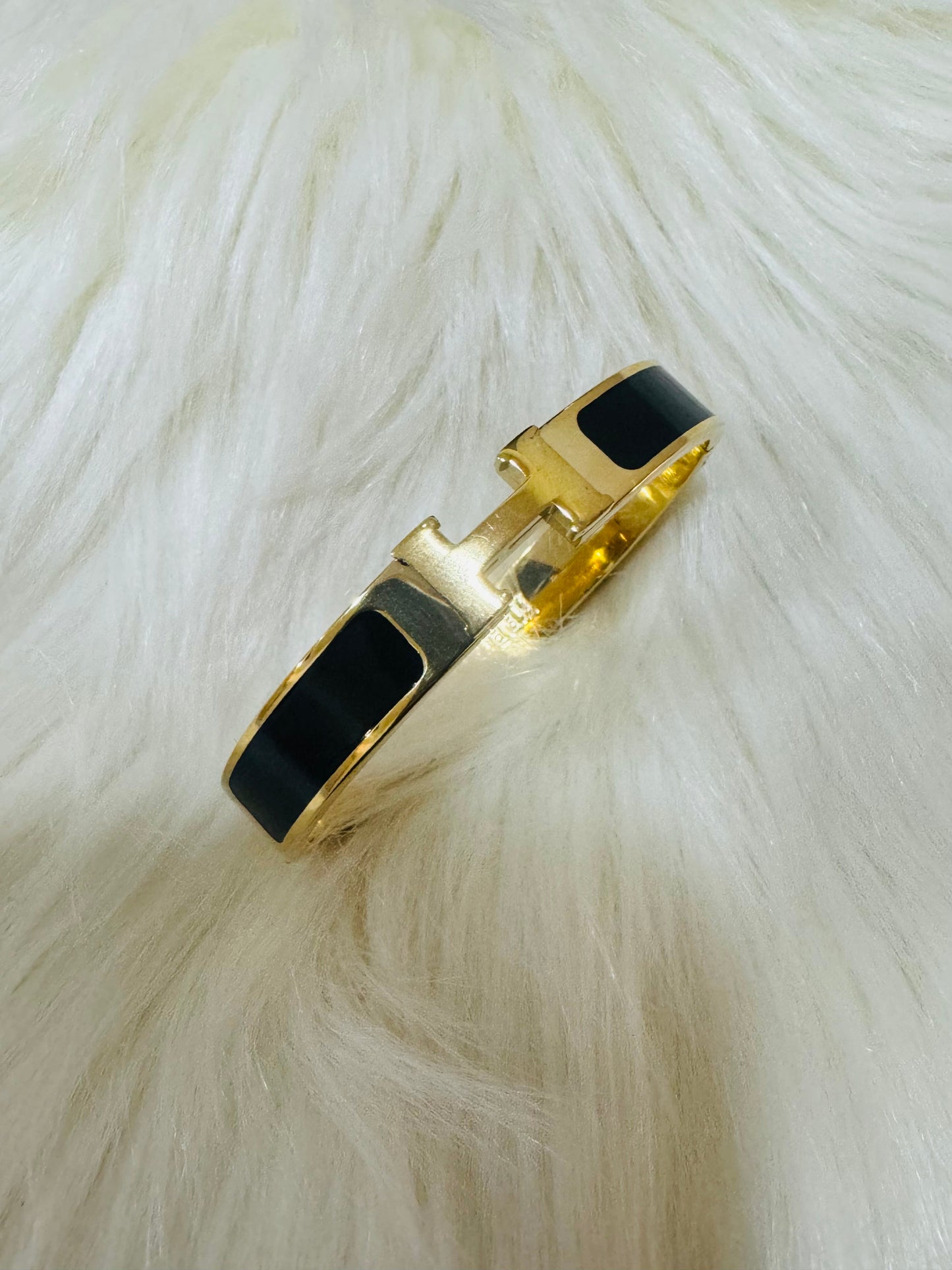 H Bangle Black