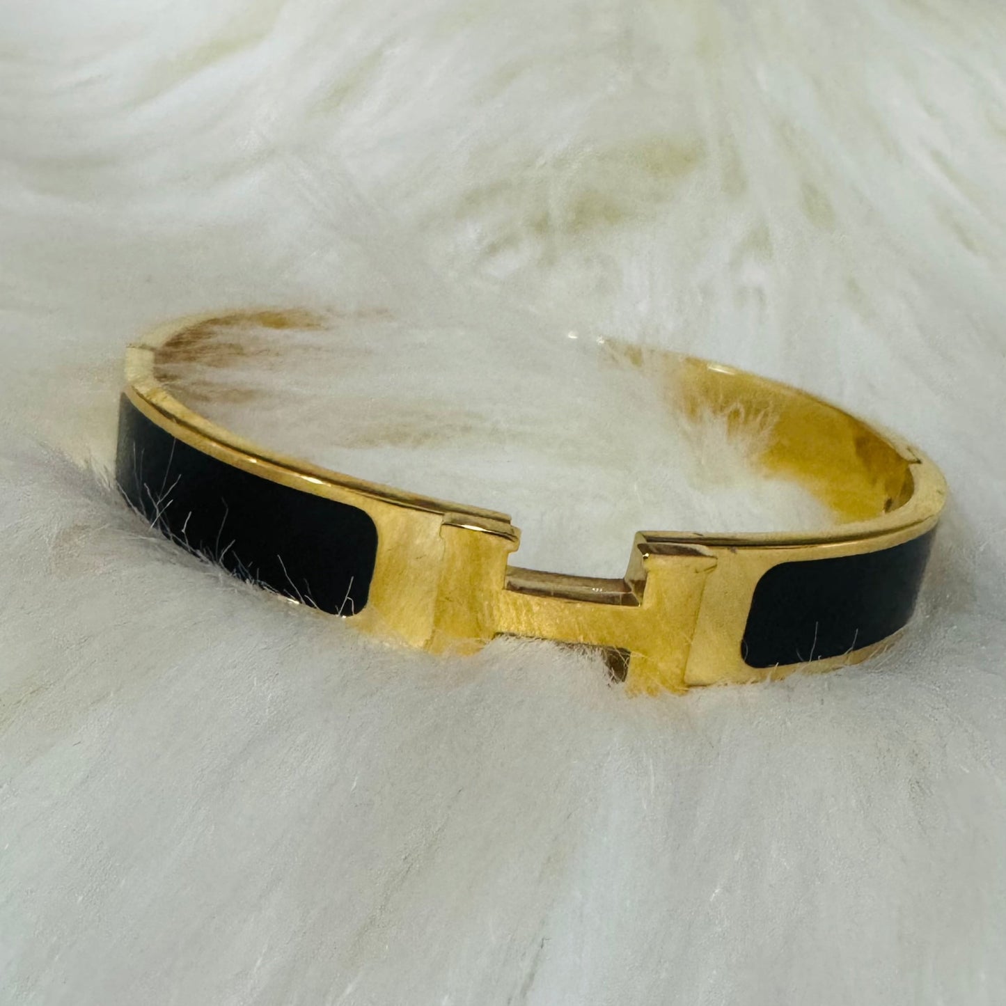 H Bangle Black