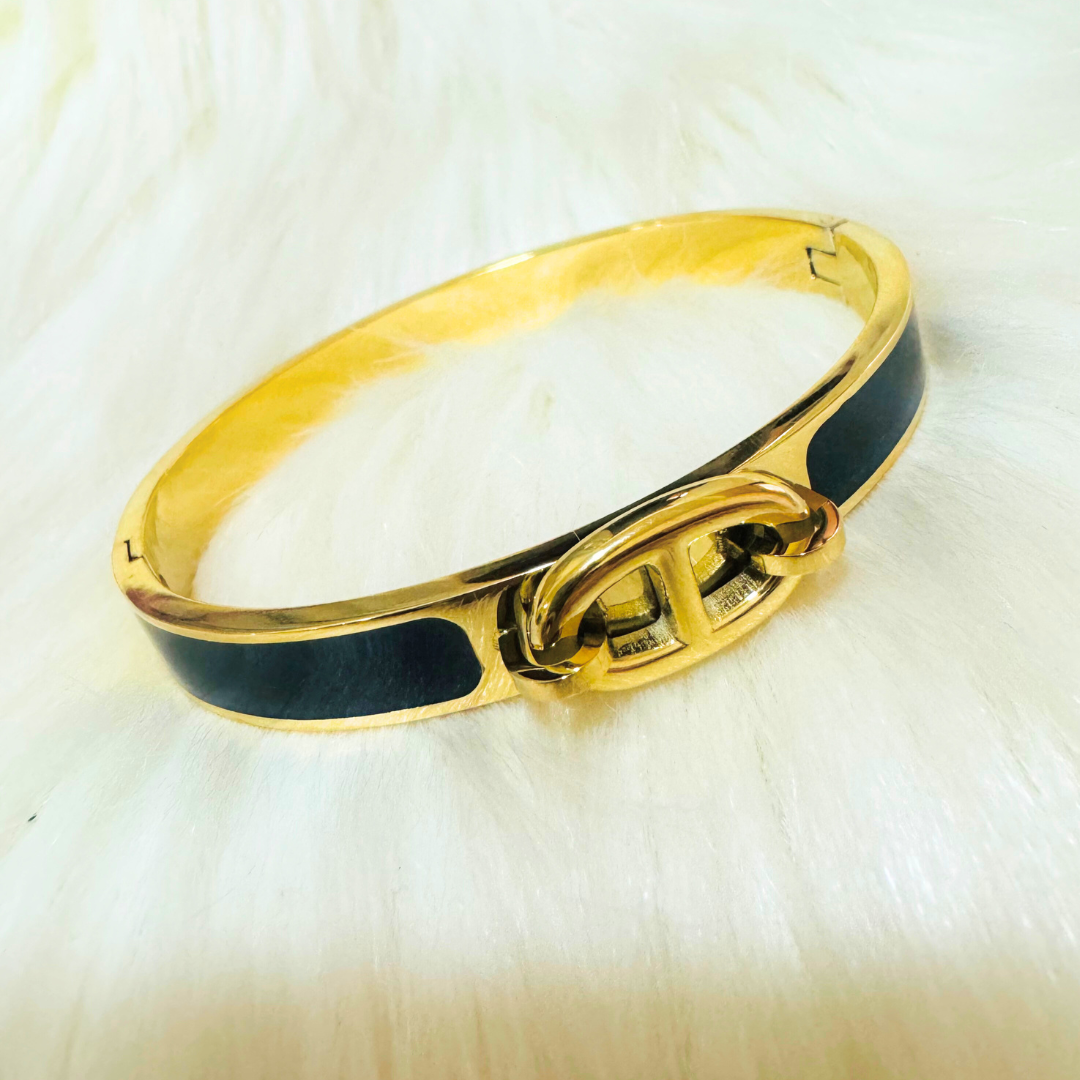 C Black Enamel Bangle