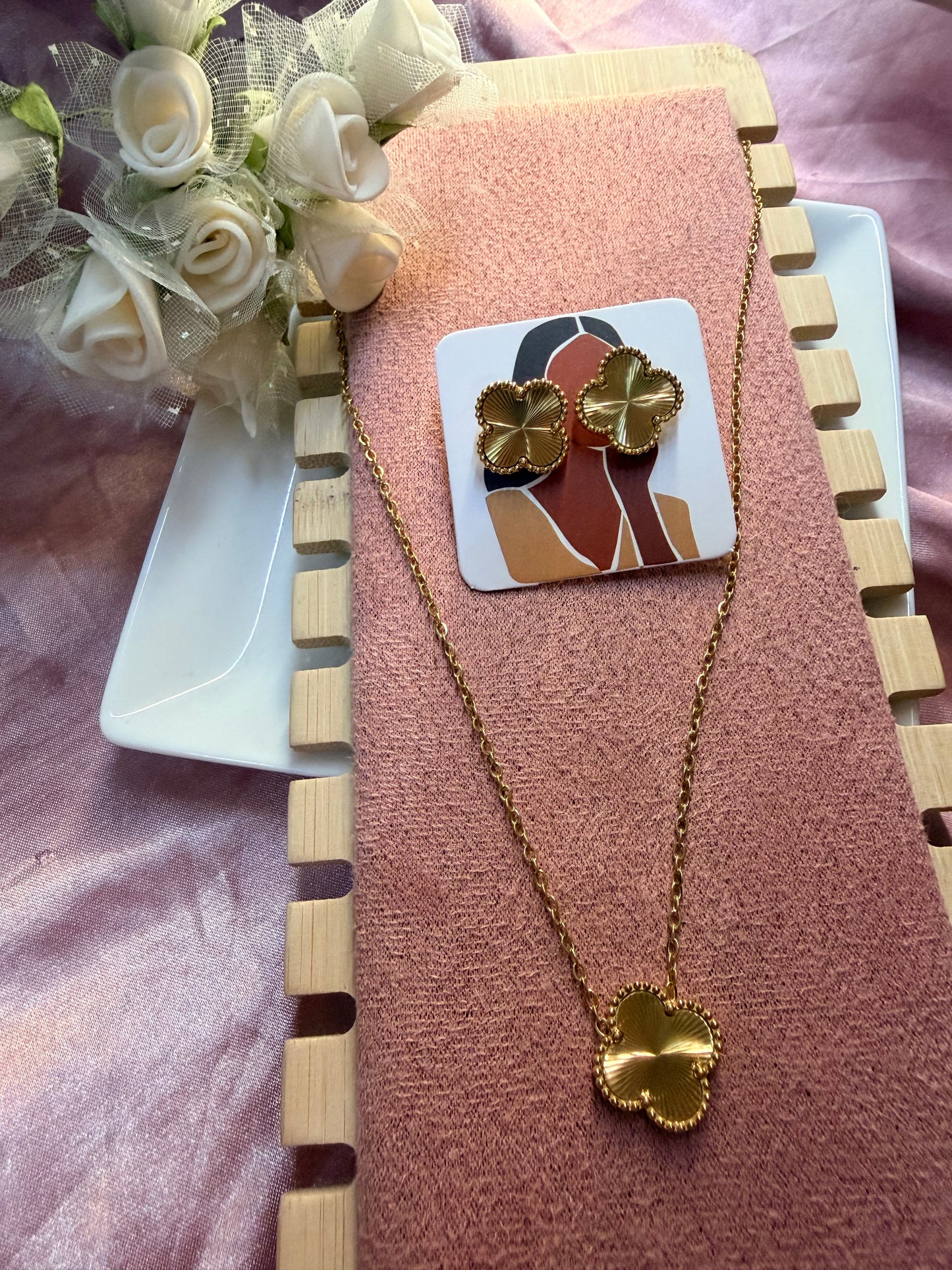 Four Leaf Clover  Necklace and Earrings Set