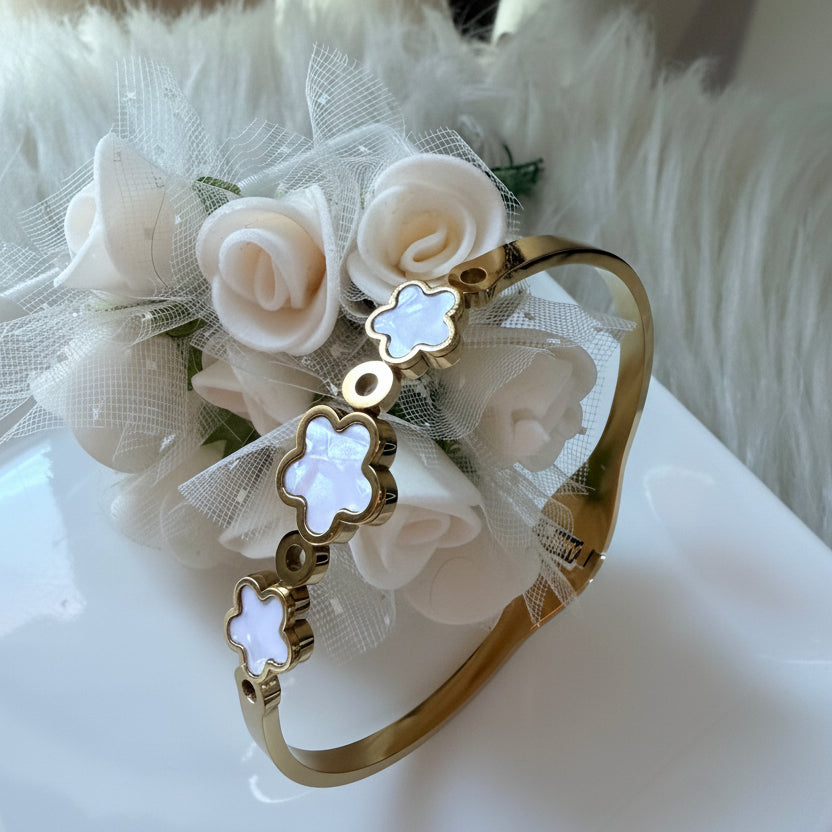Four Leaf Clover Bangle