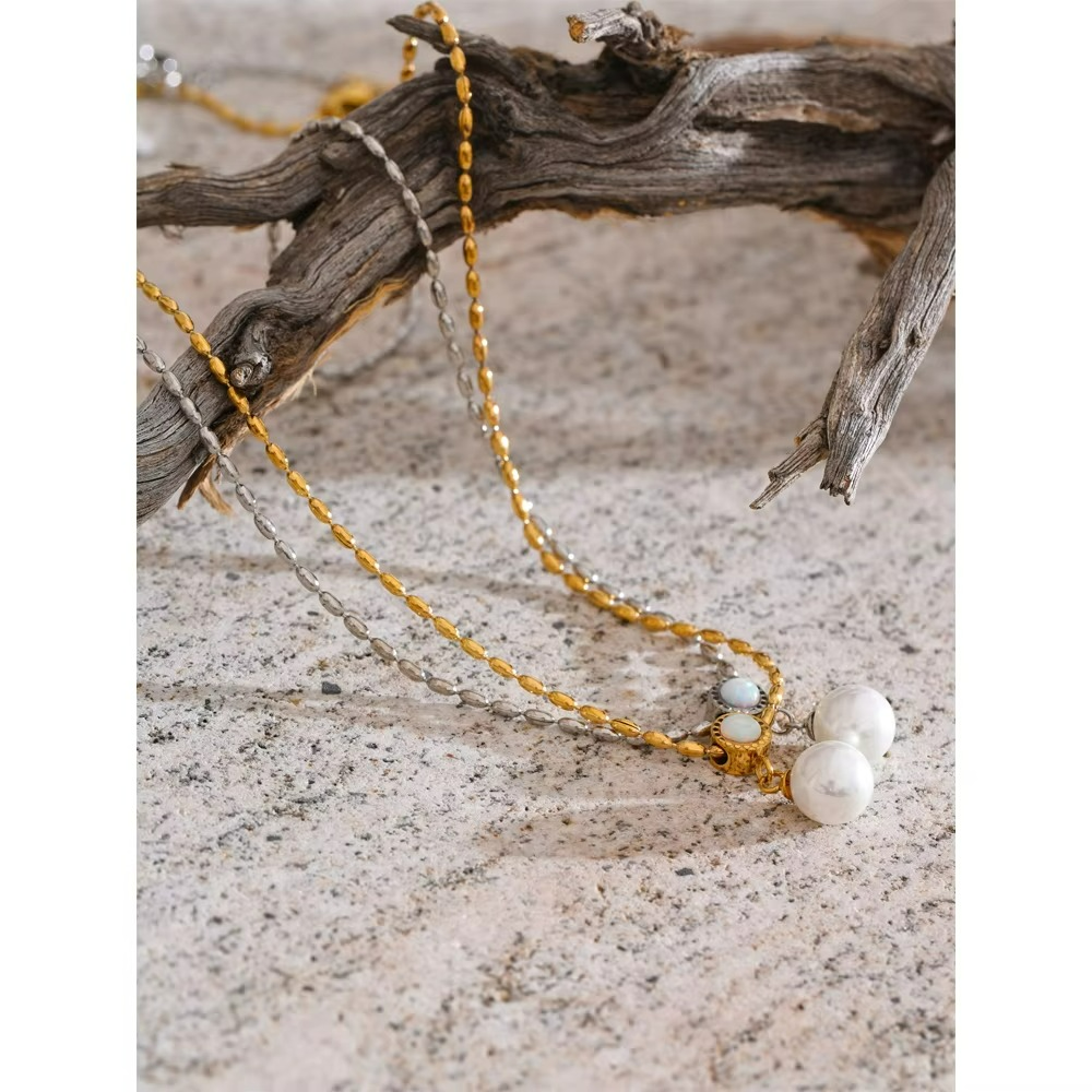 Chic Shell Pearl Pendant Necklace