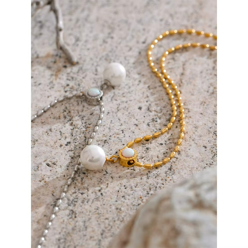 Chic Shell Pearl Pendant Necklace
