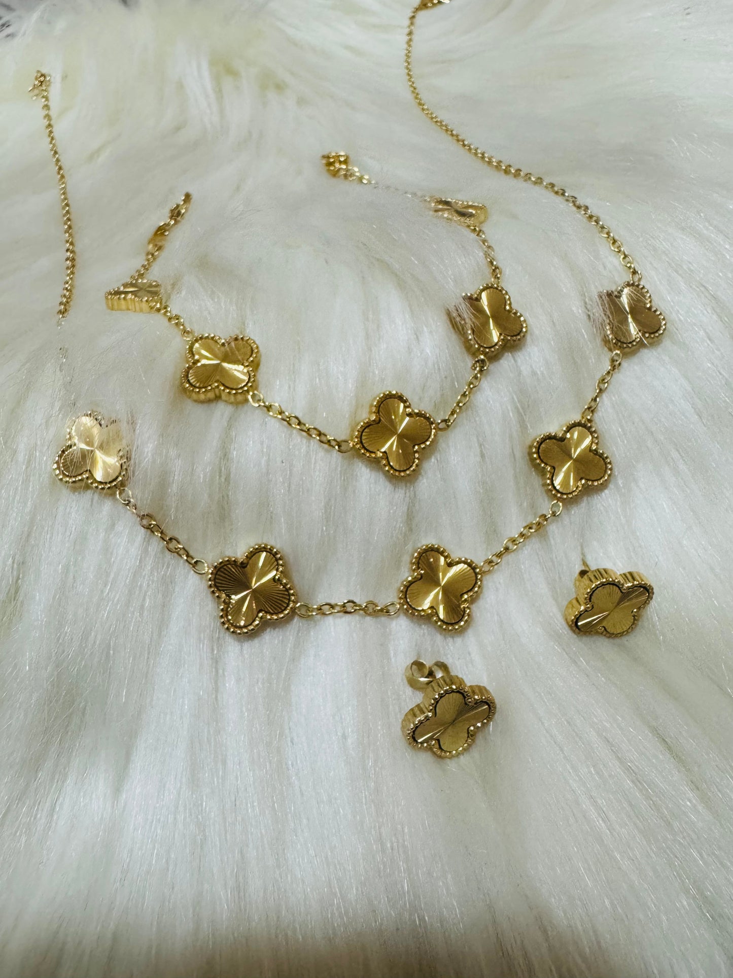 Four Leaf Clover Necklace Bracelet and Earrings Set