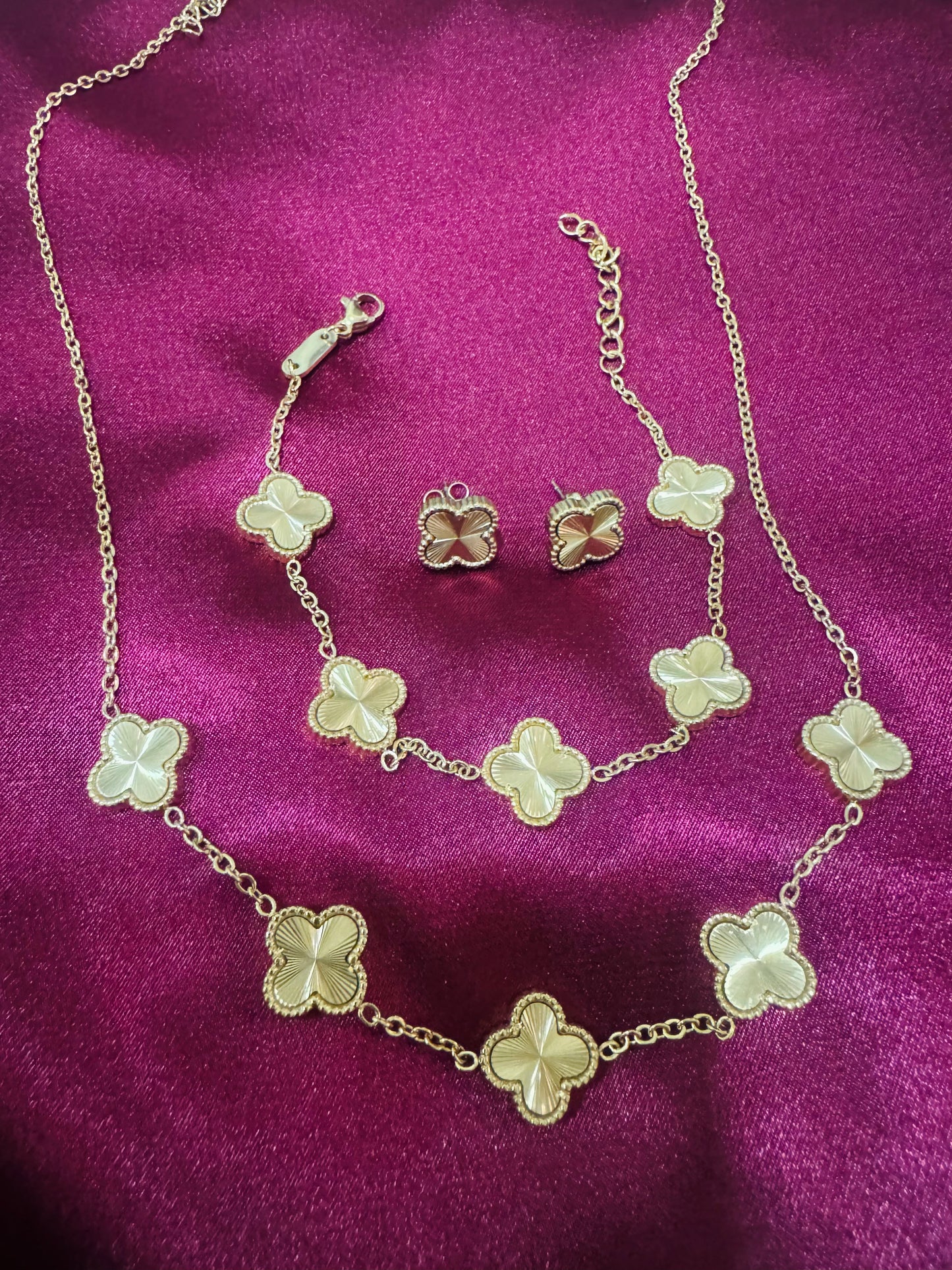 Four Leaf Clover Necklace Bracelet and Earrings Set