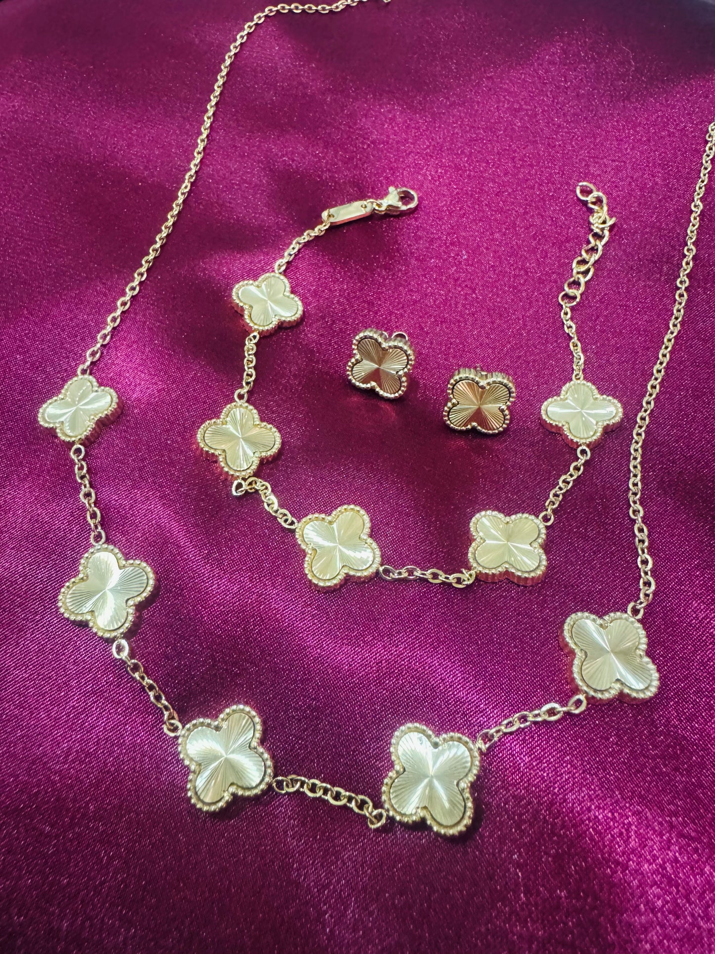 Four Leaf Clover Necklace Bracelet and Earrings Set