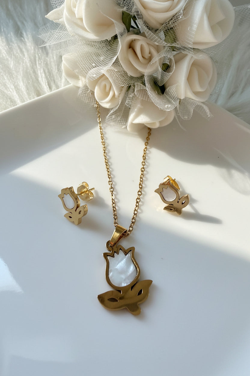 Tulip Necklace and Earrings Set