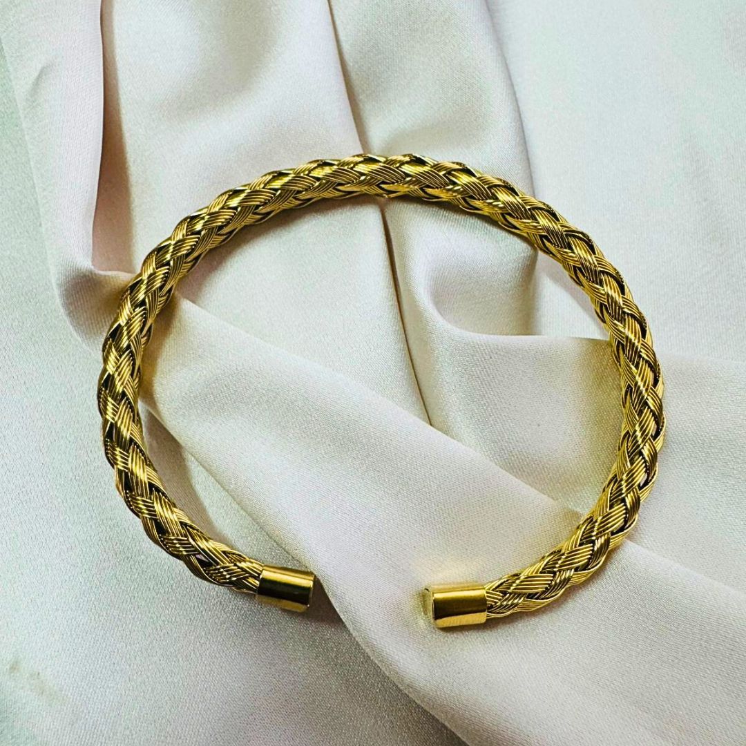 Yasmin Bangle
