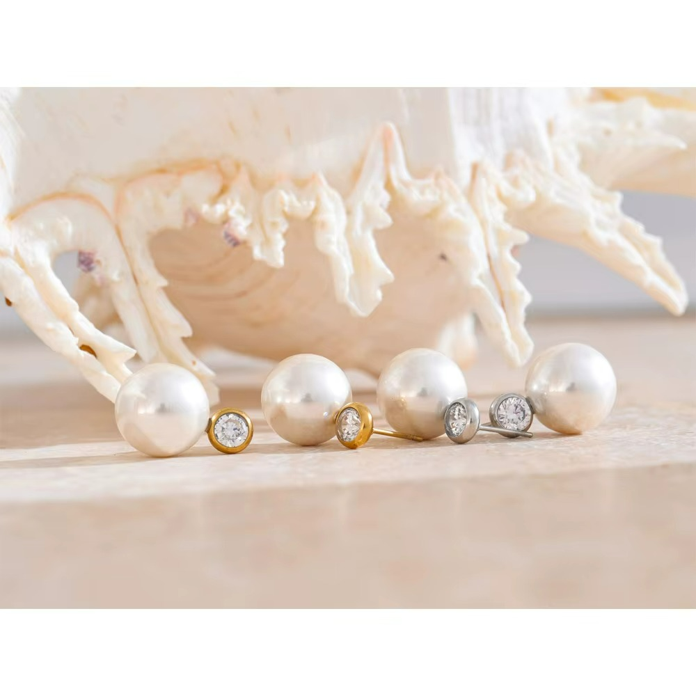 Isla Classic Pearl & Zircon Stud Earrings