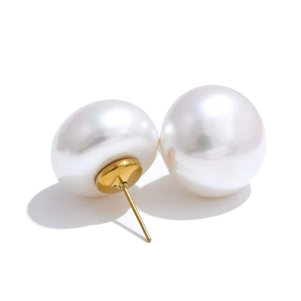 Simulated Pearls Round Stud Earrings