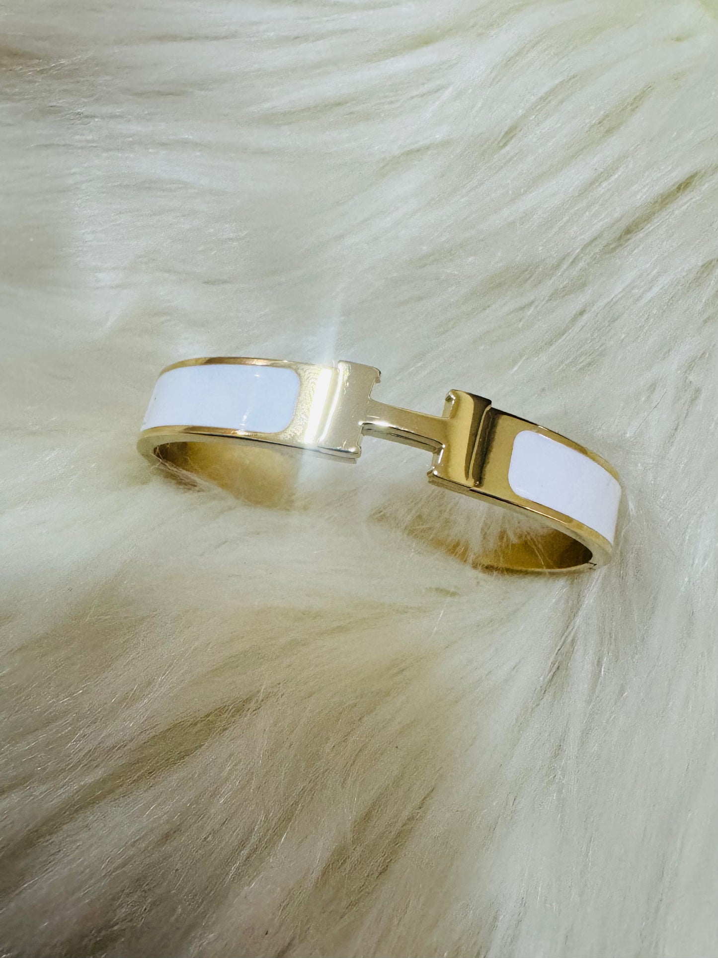 H Bangle White