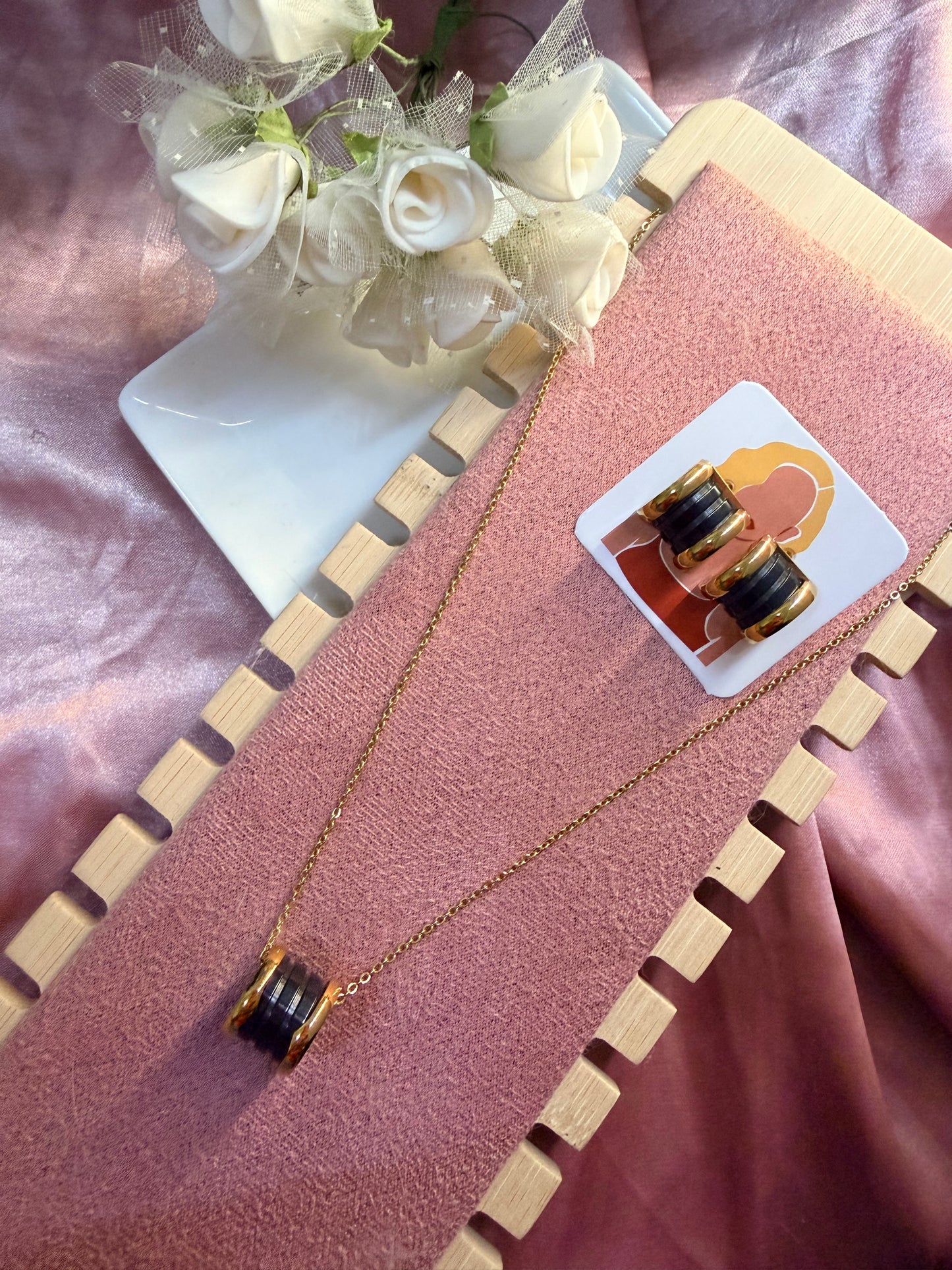 Black & Gold B zero Necklace and Earrings Set