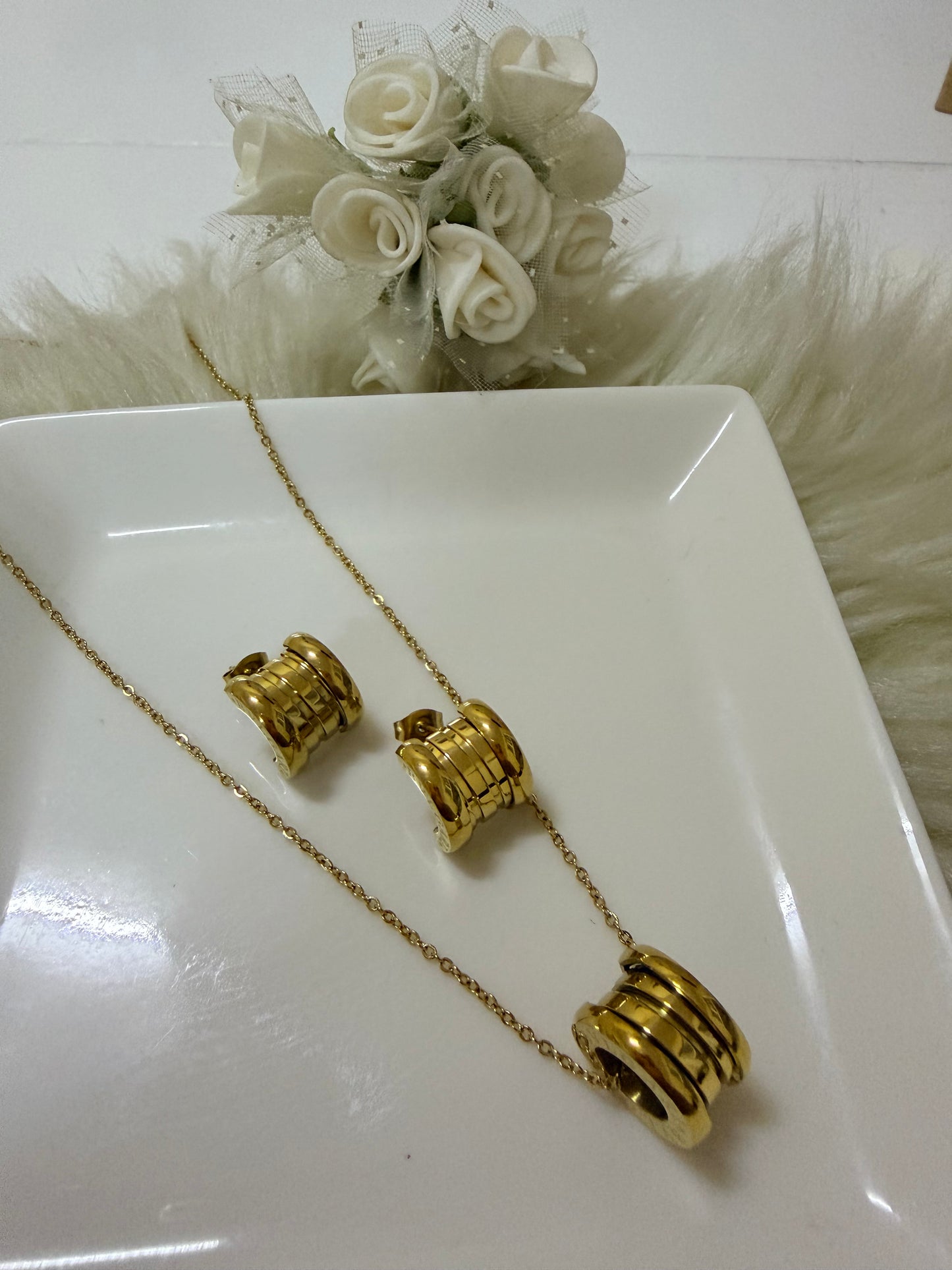 B zero Necklace and Earrings Set